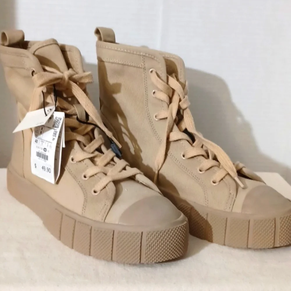 Zara, NWT, Tan High Top, Canvas, Lace up Boots. SZ 40 - 9 US. - Picture 1 of 8